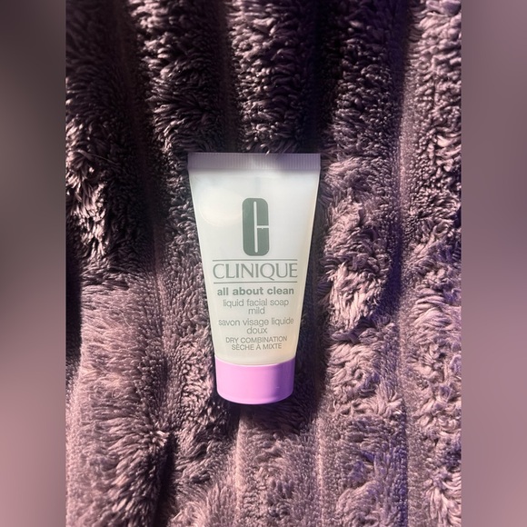 Clinique All About Clean: Mild Cleanser (1 floz) - Picture 3 of 3